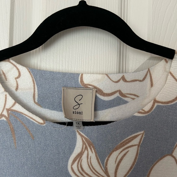 Sioni Sweater - Picture 14 of 15